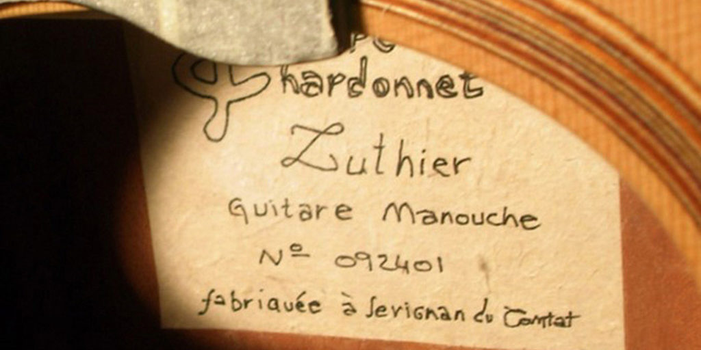 photo étiquette guitare manouche série 09 fabriquée à sérignan du comtat 