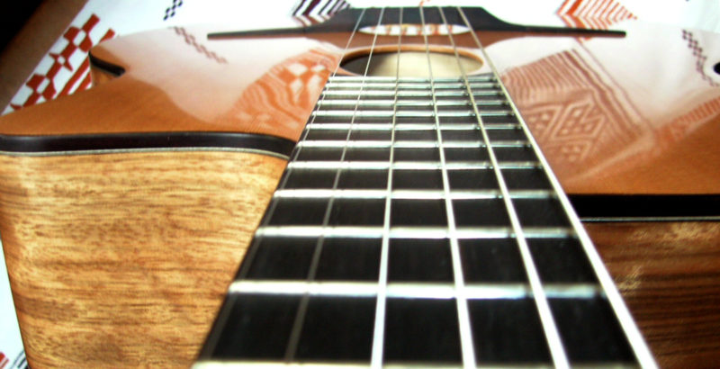 pierre chardonnet vaucluse provence avignon luthier guitare manouche table en cèdre caisse en paldao 